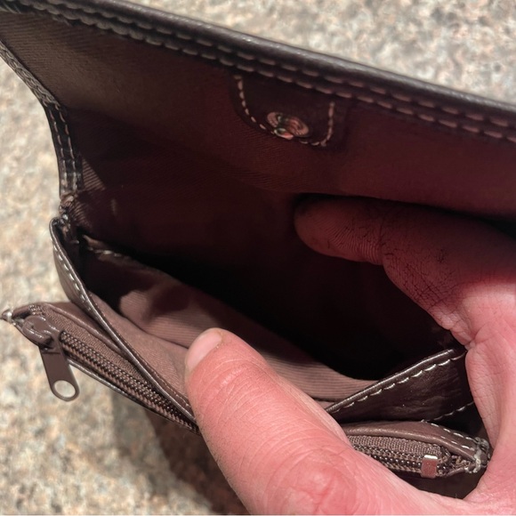 Fossil Leather Wallet - Picture 4 of 5